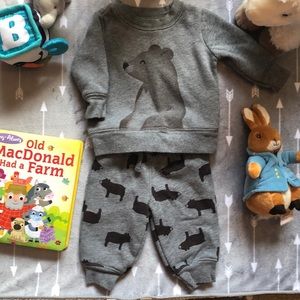 🐻BABY BOY CARTER’S BEAR SWEATER AND JOGGER SET!